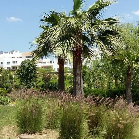 Laguna Apartment *